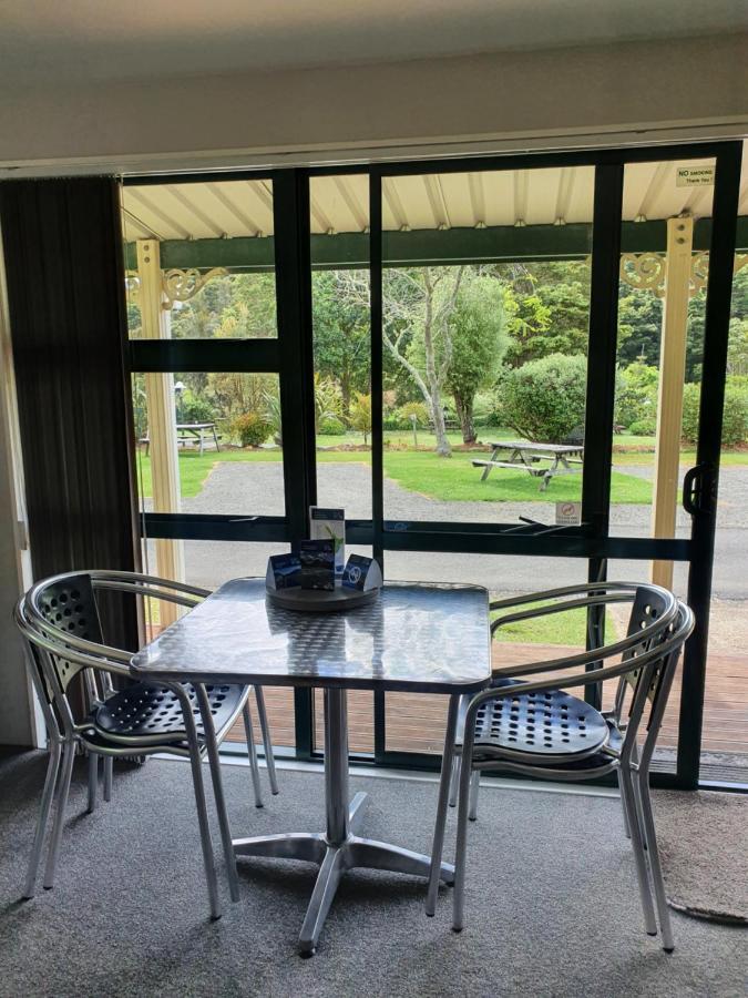 Kauri Coast Top 10 Holiday Park Kaihu Kültér fotó
